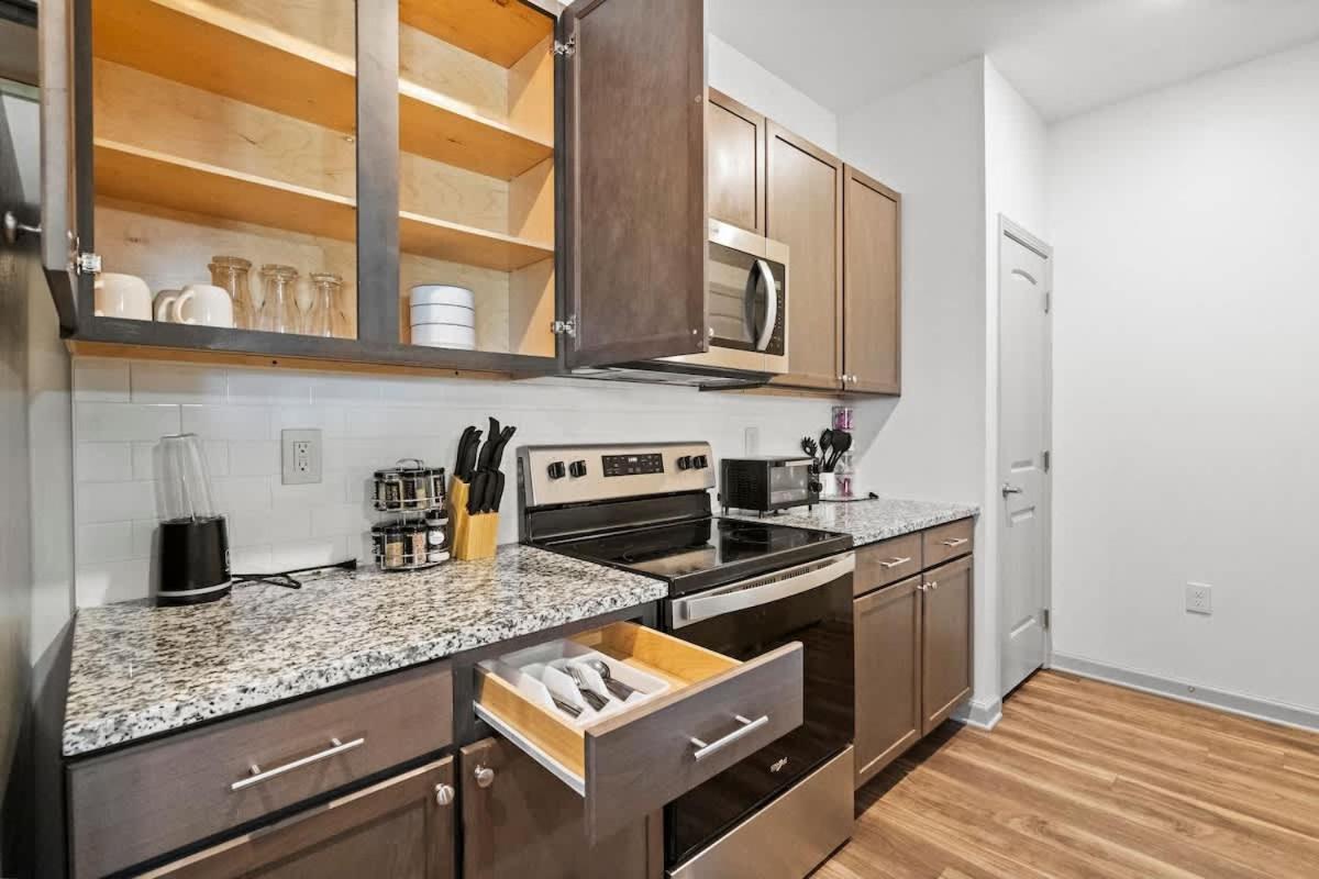 Apartment Upscale King 2br Mins To Uptown *