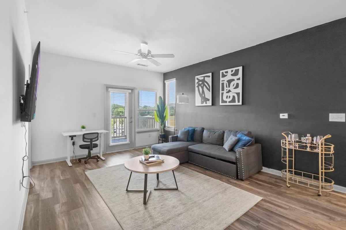 Apartment Upscale King 2br Mins To Uptown *