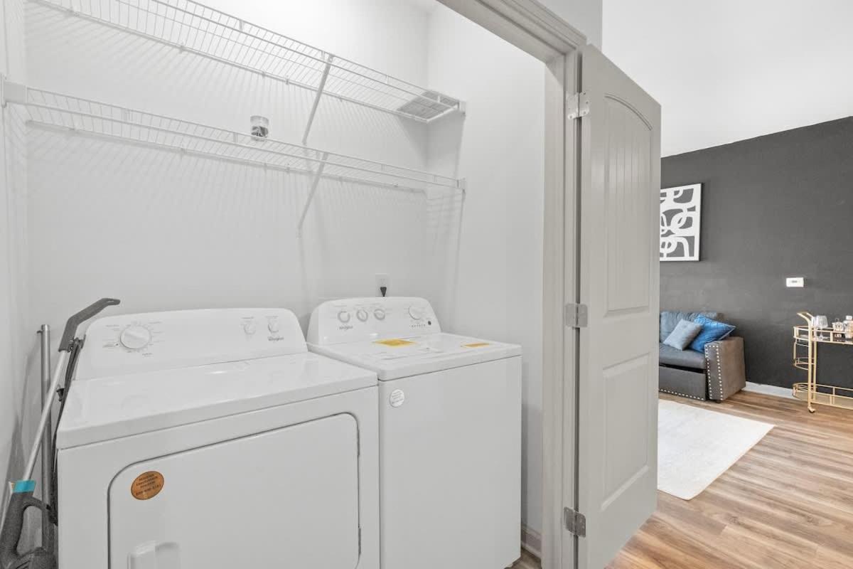 Apartment Upscale King 2br Mins To Uptown Charlotte